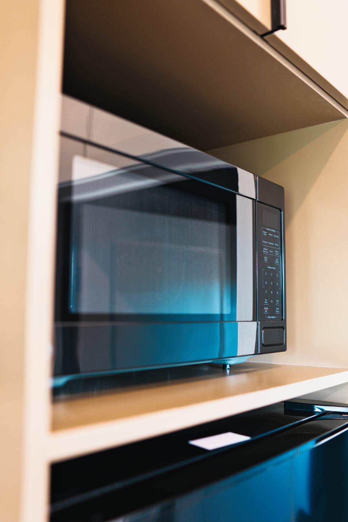 Microwave at Glacier Mountain Getaway near Bozeman Montana