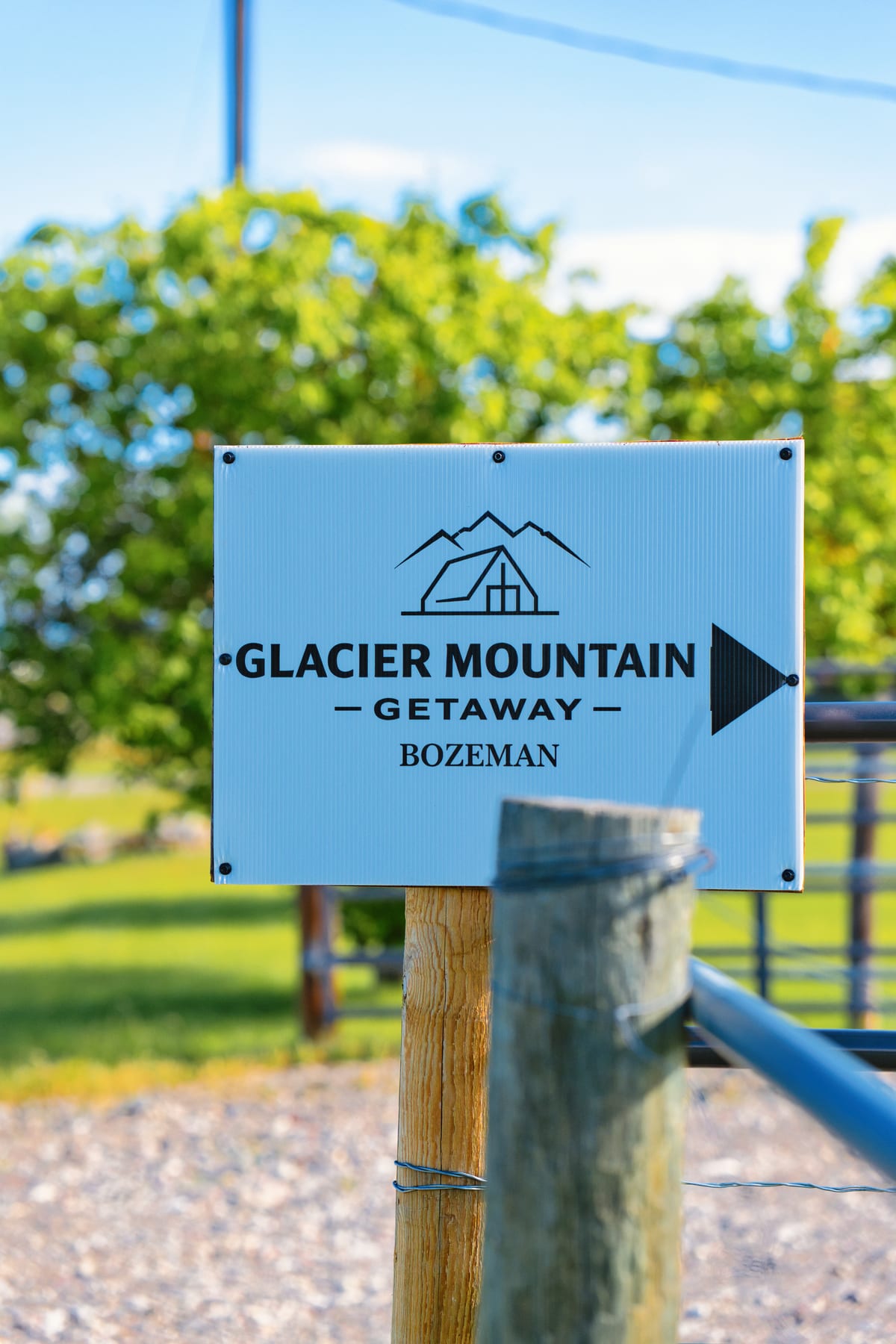 Glacier Mountain Getaway welcome sign near Bozeman Montana